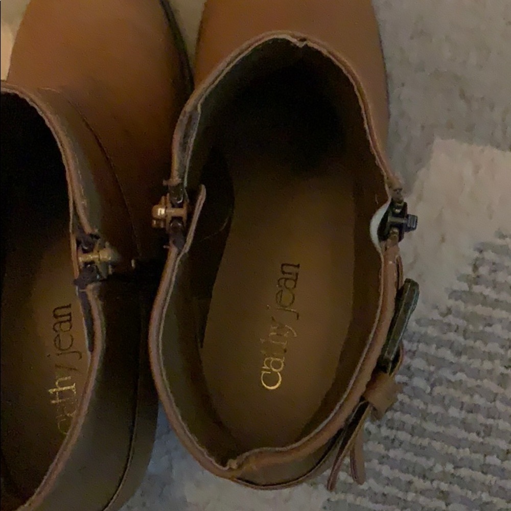 Women’s Cathy Jean Booties Tan 3 Buckle - Size 7.5 - Picture 8 of 15